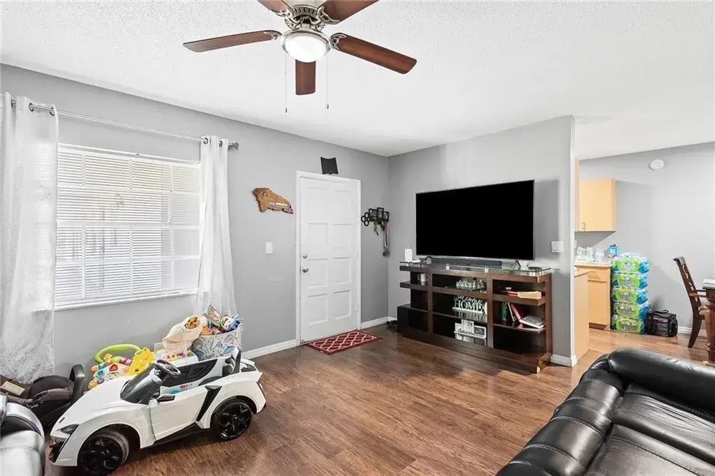 4140 Woodside Drive # 205, Coral Springs FL 33065