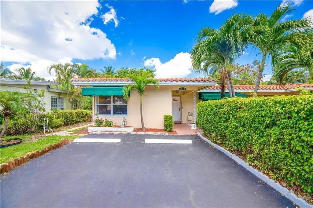 2613-2615 NE 33rd Avenue, Fort Lauderdale FL 33308 photo 3