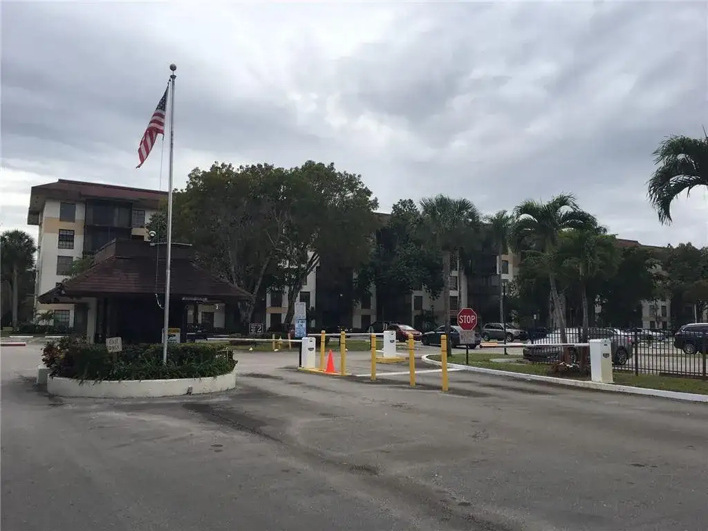 5530 NW 44th Street # 301C, Lauderhill FL 33319 photo 2
