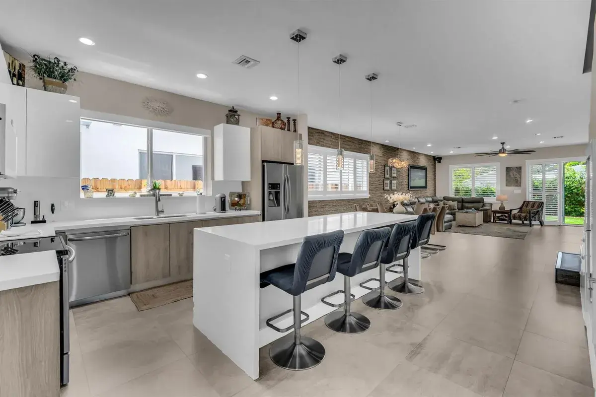 807 SW 7th Avenue, Fort Lauderdale FL 33315