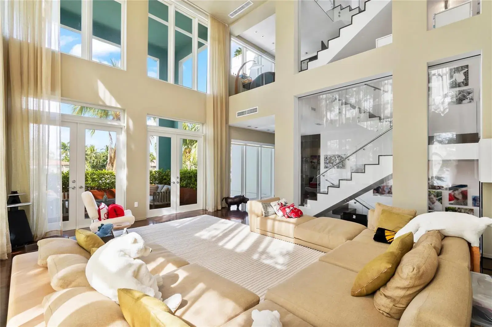 6001 Laguna Path, Miami Beach FL 33141