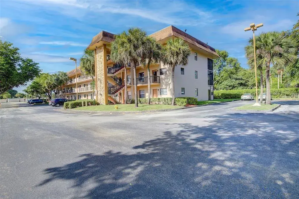 6095 N Sabal Palm Boulevard # 212, Tamarac FL 33319