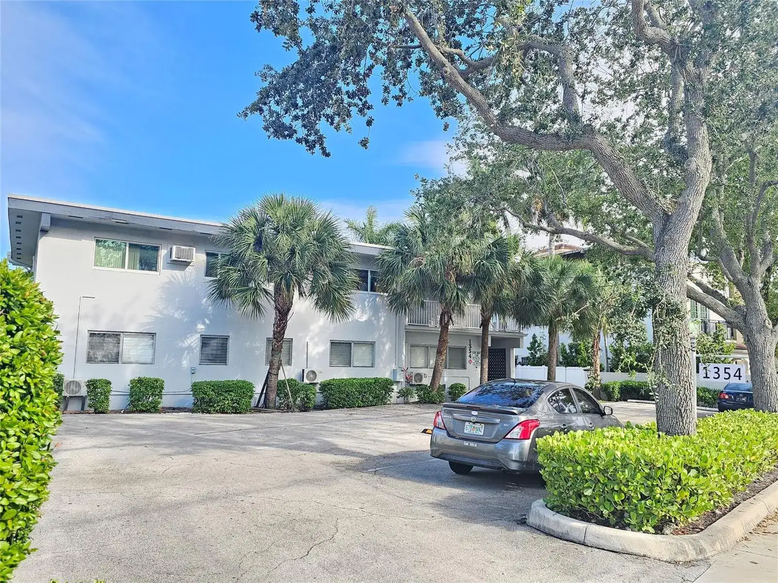 1354 Bayview Drive, Fort Lauderdale FL 33304 photo 2