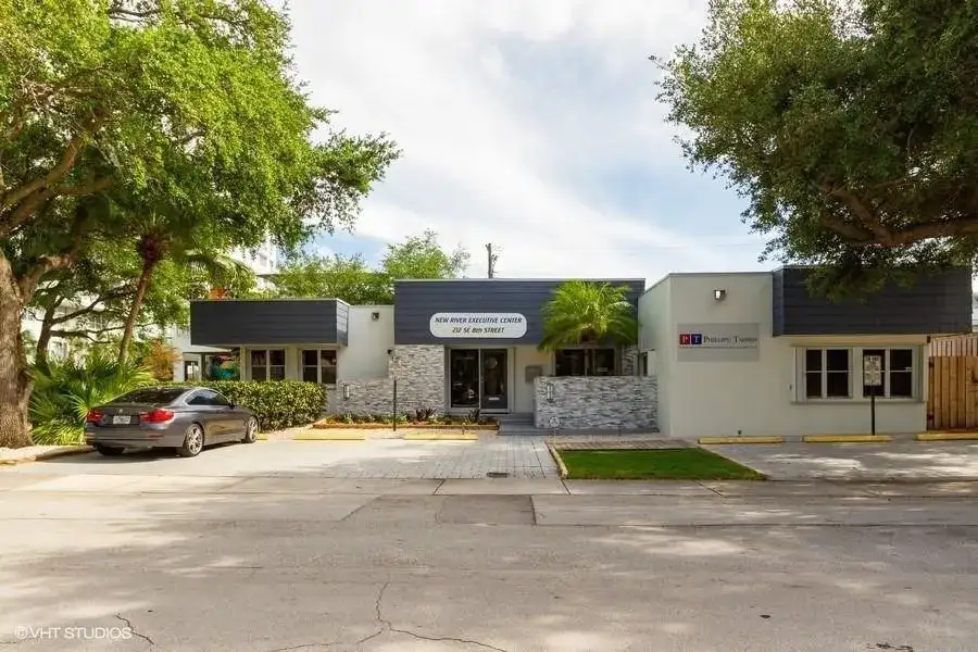 212 SE 8th Street, Fort Lauderdale FL 33316 photo 4