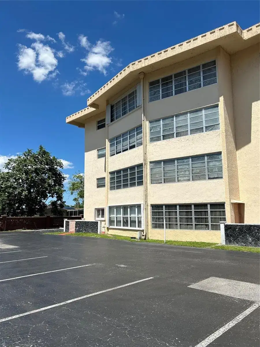 4191 NW 41st Street # 312, Lauderdale Lakes FL 33319 photo 3