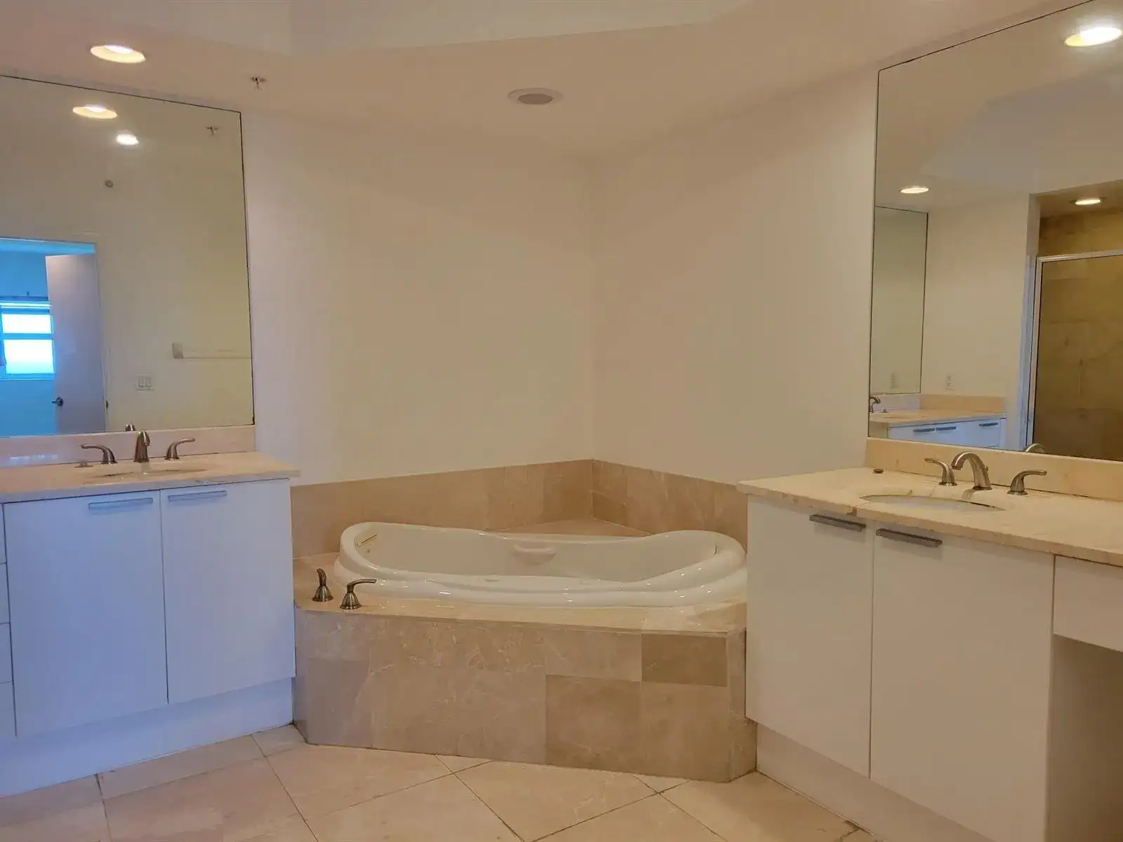 15051 Royal Oaks Lane # 902, North Miami FL 33181 photo 5