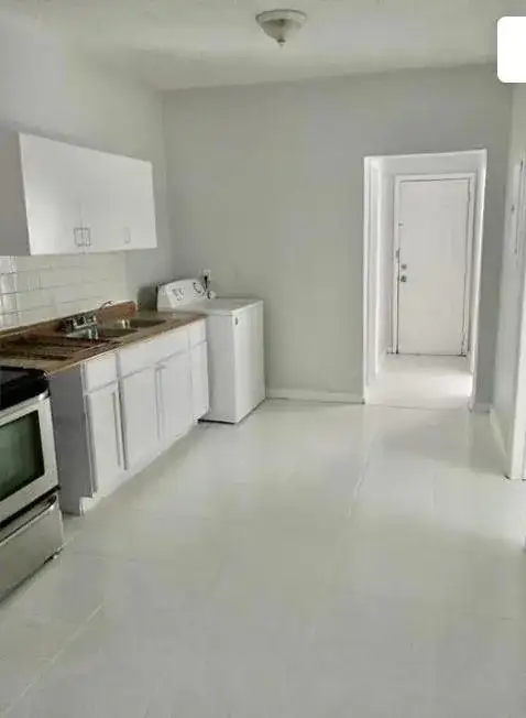 439 NW 18TH Avenue, Fort Lauderdale FL 33311 photo 2