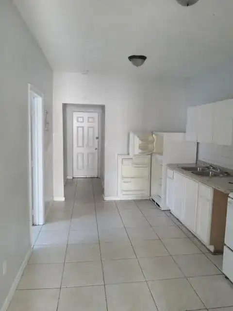 439 NW 18TH Avenue, Fort Lauderdale FL 33311 photo 3