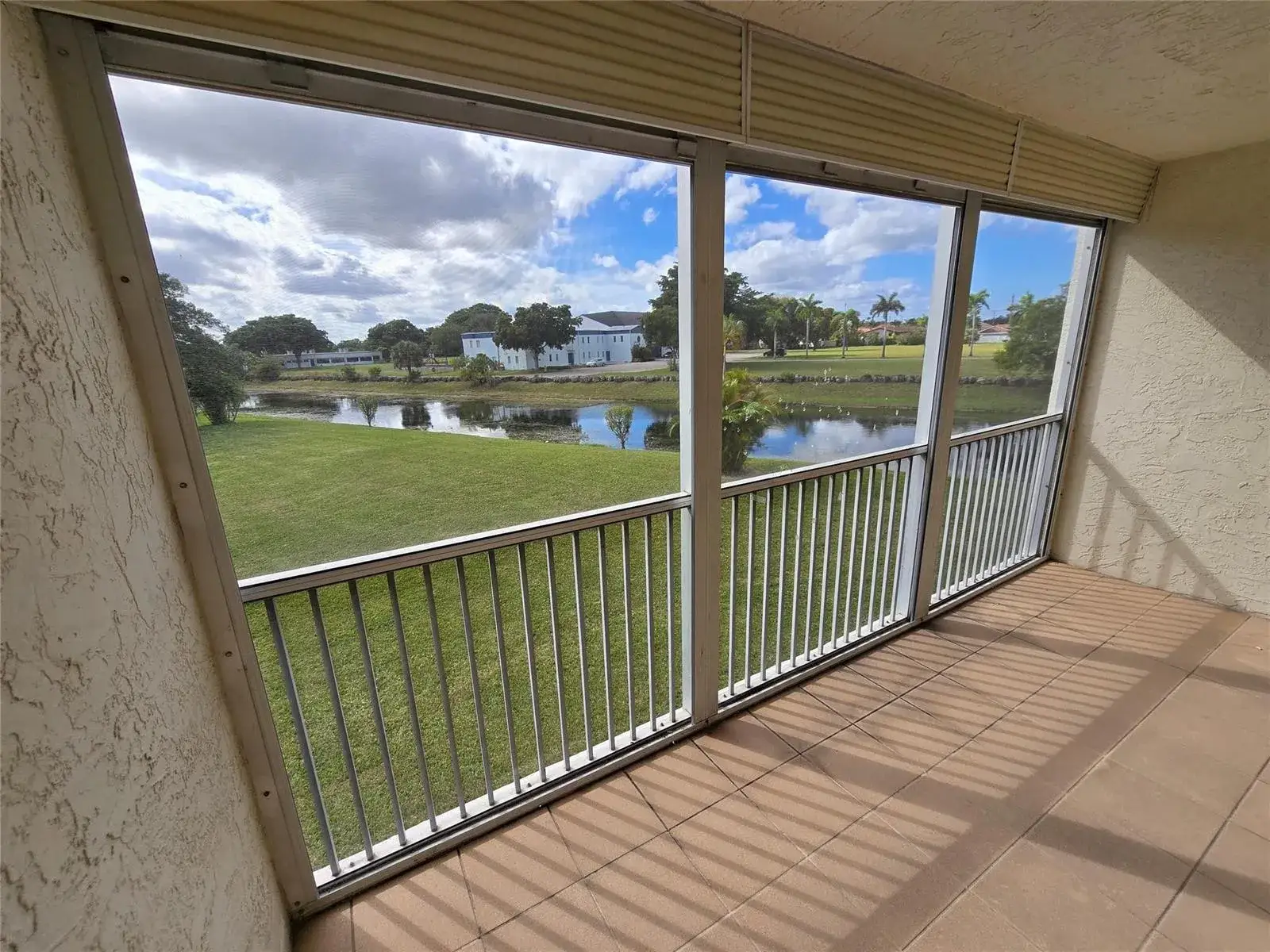 6890 Royal Palm Boulevard # 211h, Margate FL 33063