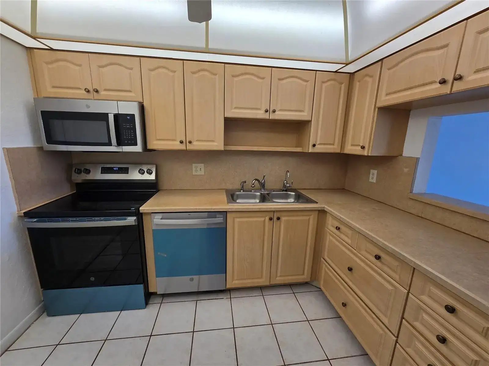 6890 Royal Palm Boulevard # 211h, Margate FL 33063 photo 3