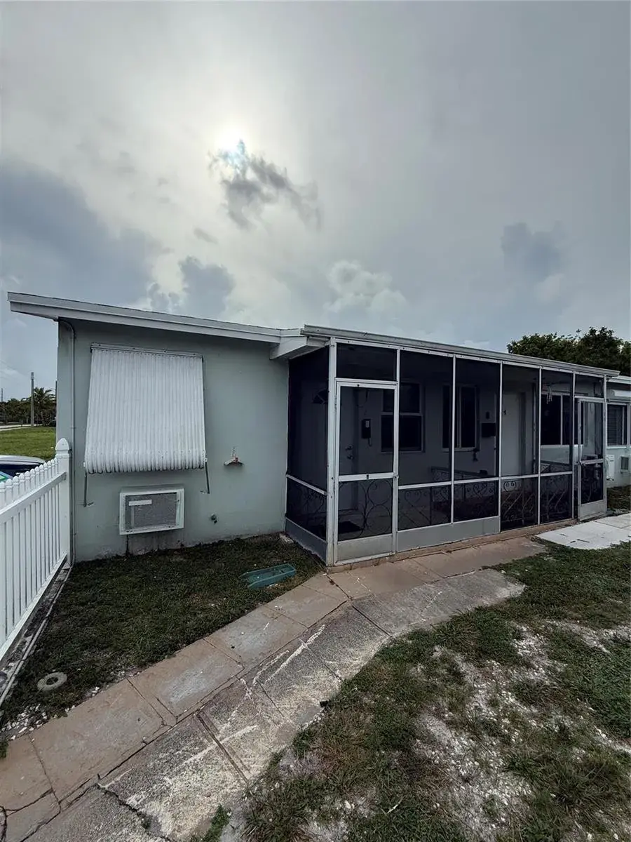 2213 Lincoln Street, Hollywood FL 33020