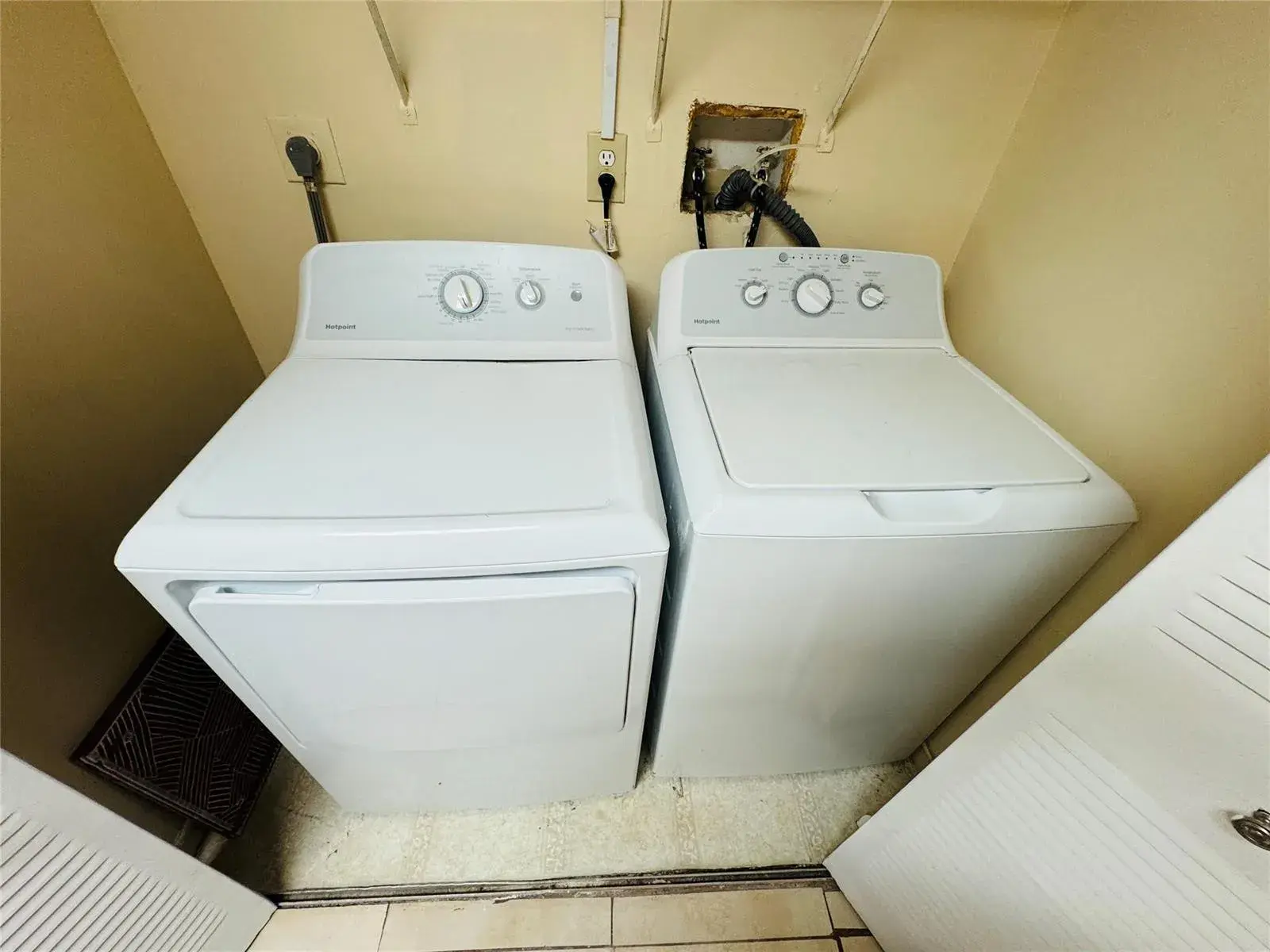 3449 NW 44th Street # 202, Lauderdale Lakes FL 33309