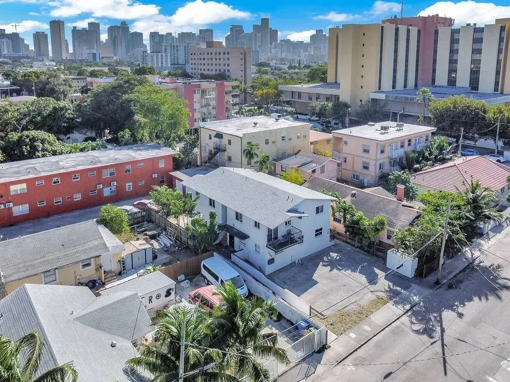 429 NW 10th Avenue, Miami FL 33128