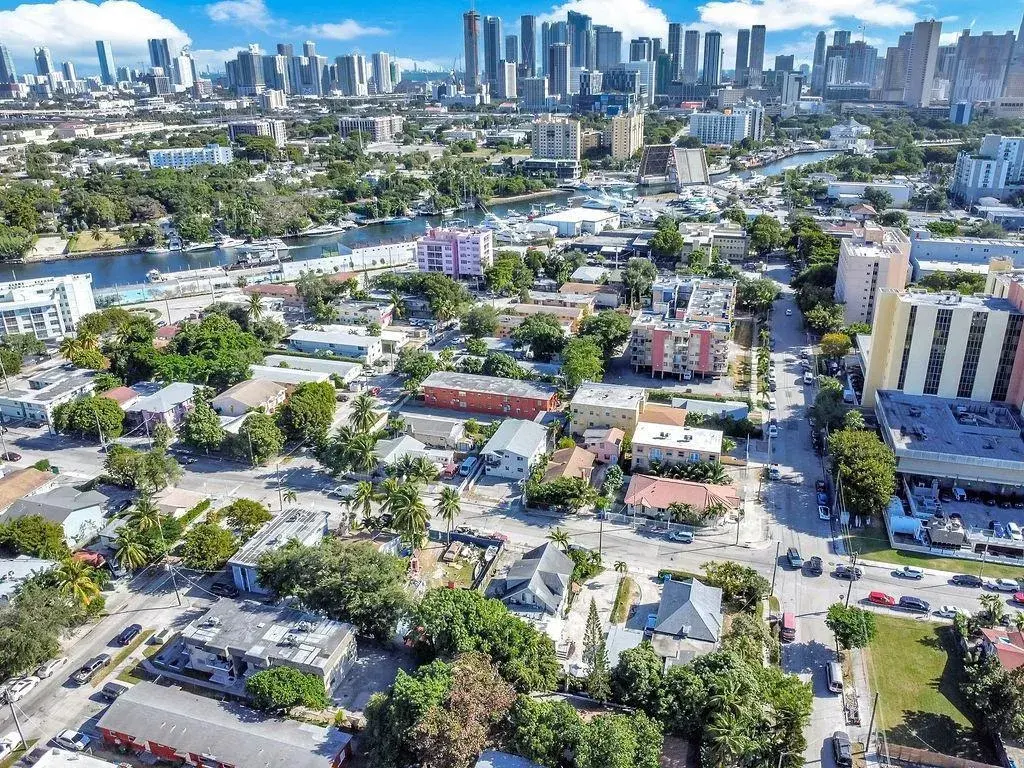 429 NW 10th Avenue, Miami FL 33128