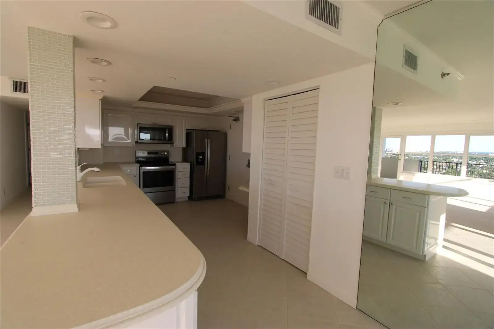 3200 Port Royale Drive # 2007, Fort Lauderdale FL 33308 photo 4