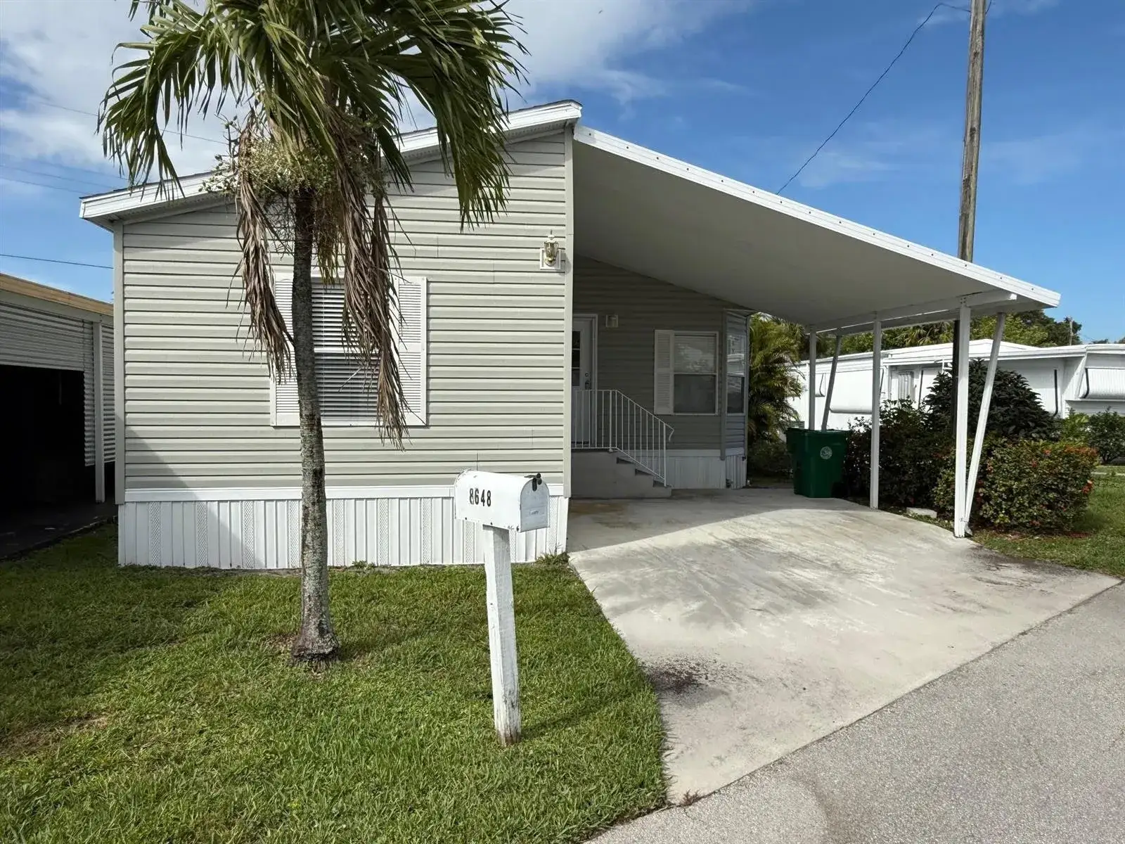 8648 SW 16th Place, Davie FL 33324