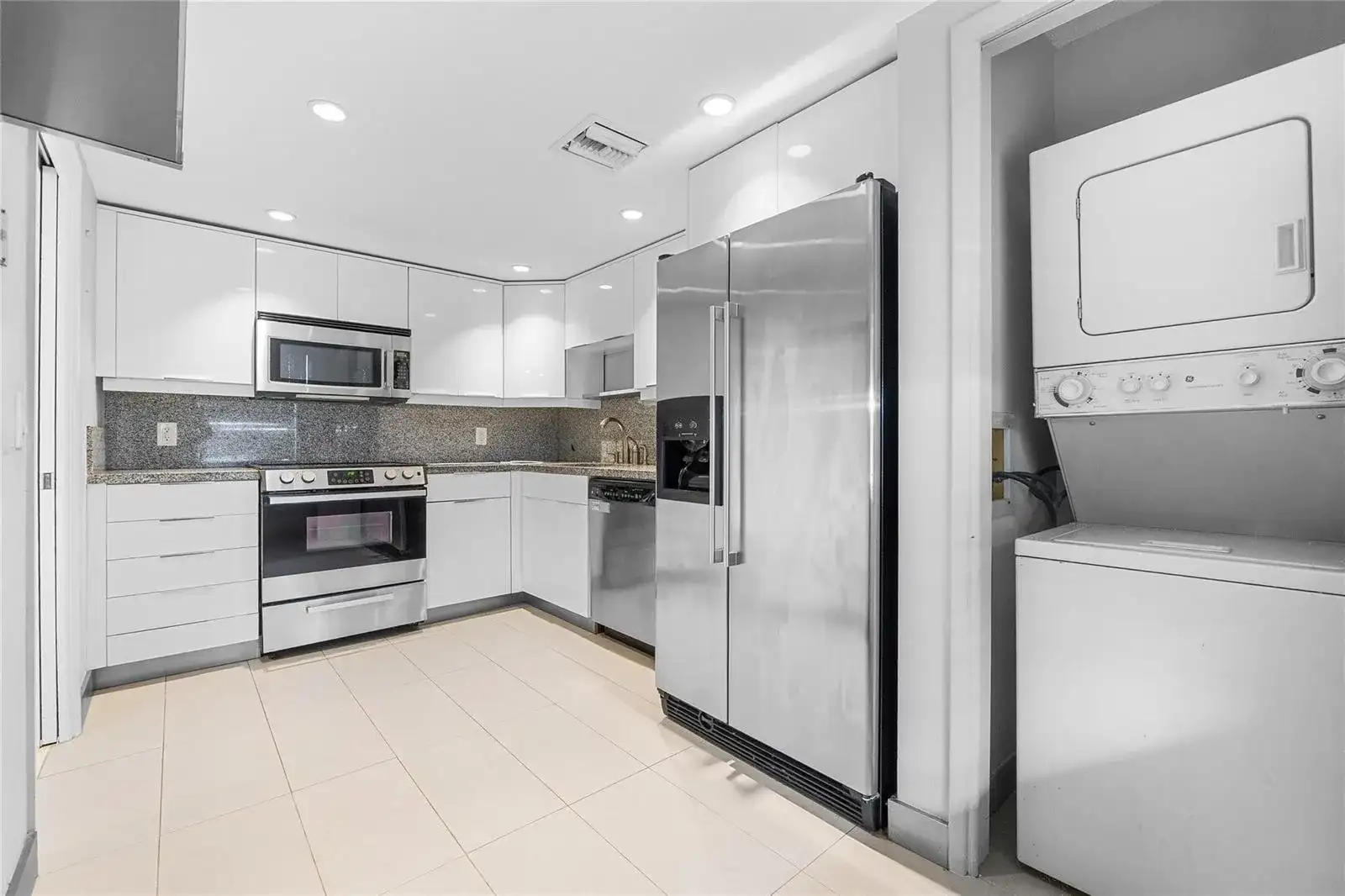535 Oaks Drive # 508, Pompano Beach FL 33069 photo 5