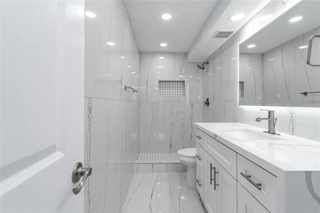 361 S Hollybrook Drive # 105, Pembroke Pines FL 33025 photo 4