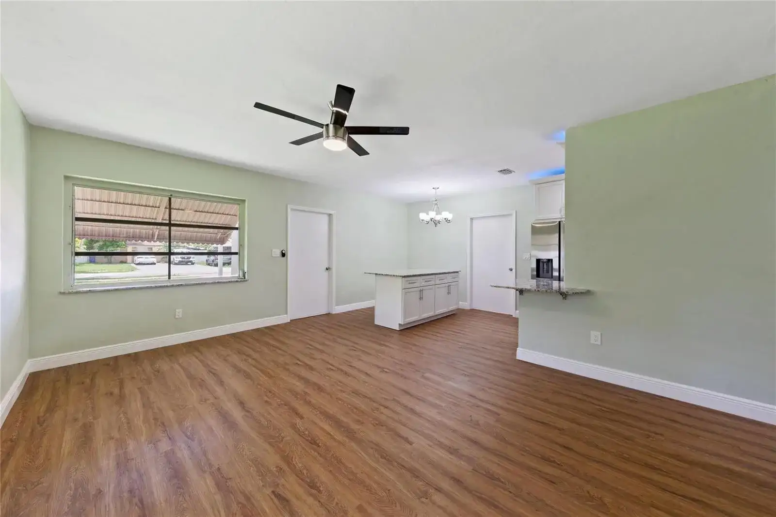 2071 NE 180th Street, North Miami Beach FL 33162 photo 4
