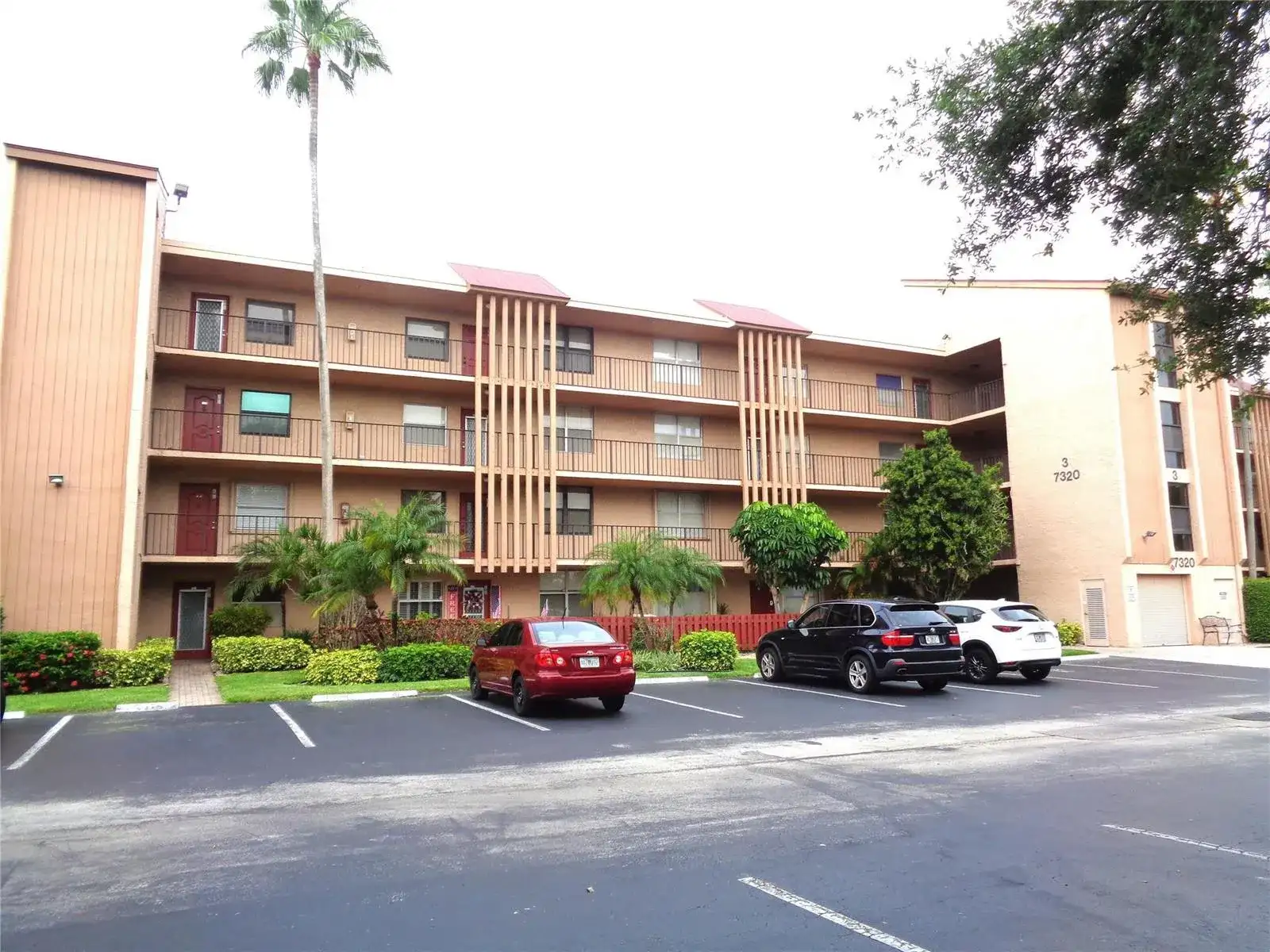 7320 Lake Circle Drive # 101, Margate FL 33063 photo 2