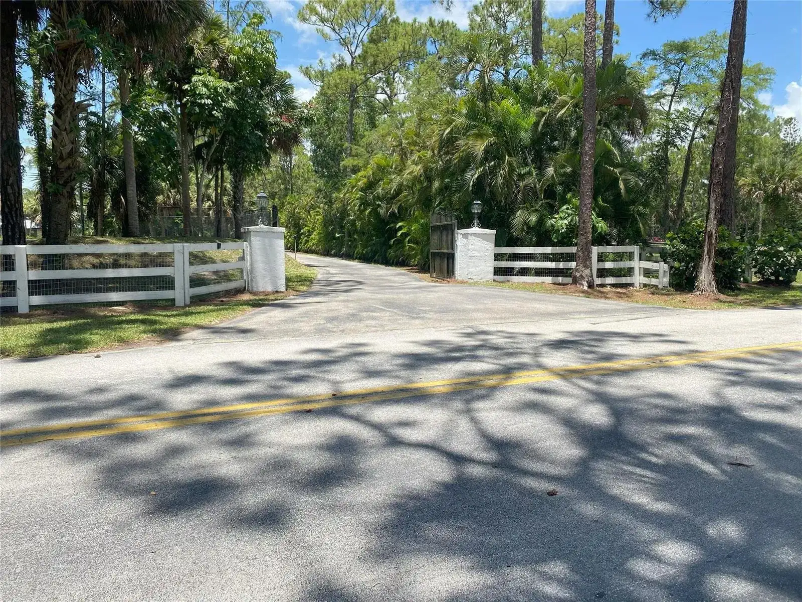 2315 Deer Run Boulevard, Loxahatchee FL 33470 photo 2