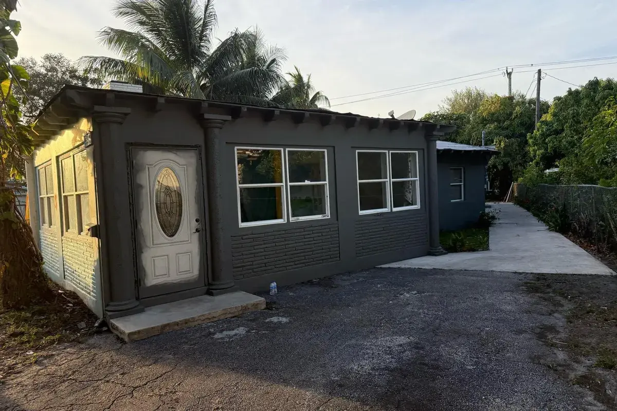 2739 Lincoln Street, Hollywood FL 33020