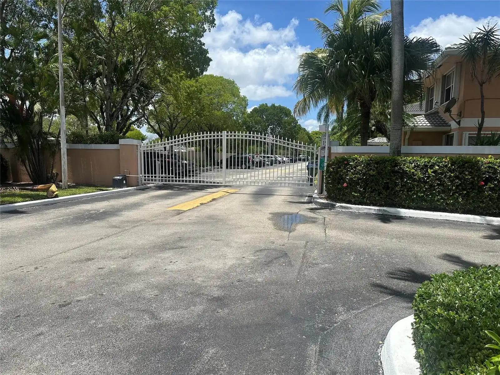 3263 NW 44th Street # 6, Oakland Park FL 33309