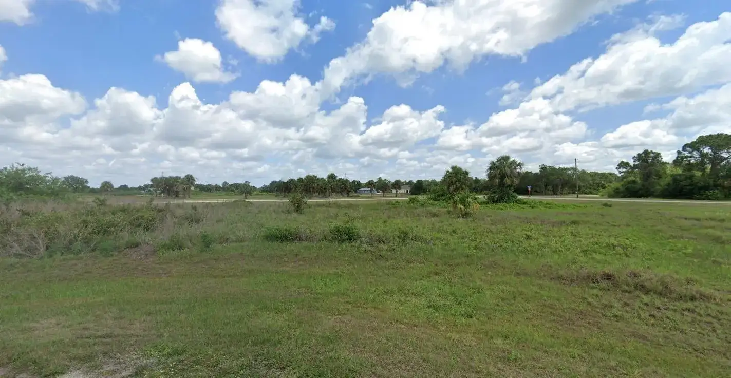 7016 Alpine Court, FL 33935 photo 2