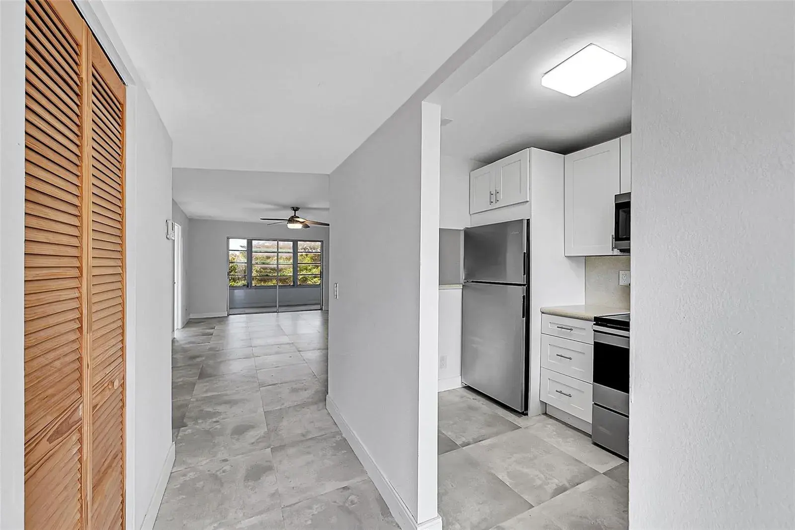 9761 Sunrise Lakes Boulevard # 301, Sunrise FL 33322