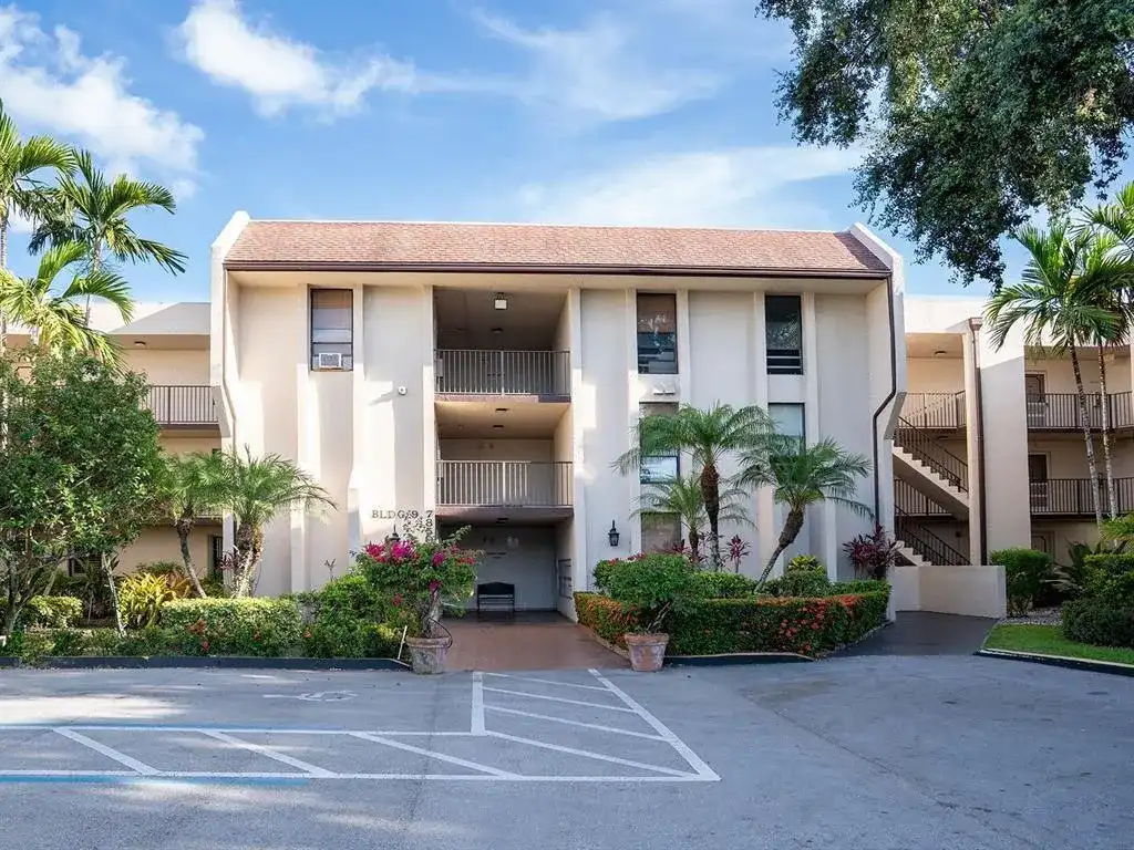 7850 W Mcnab Road # 301, Tamarac FL 33321