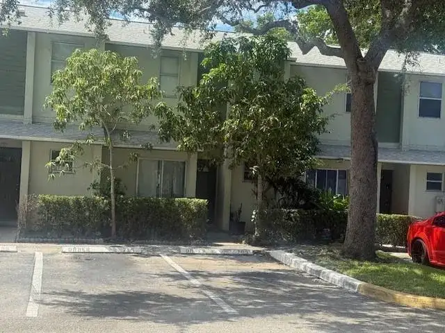 795 Crystal Lake Drive # 795, Deerfield Beach FL 33064 photo 2