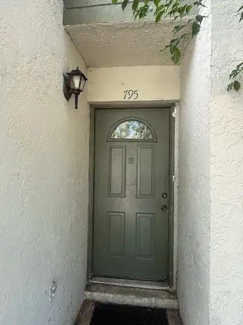 795 Crystal Lake Drive # 795, Deerfield Beach FL 33064 photo 3
