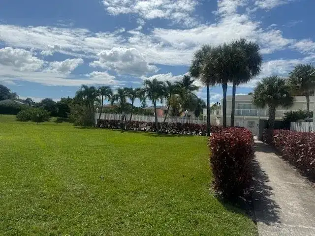 795 Crystal Lake Drive # 795, Deerfield Beach FL 33064 photo 5