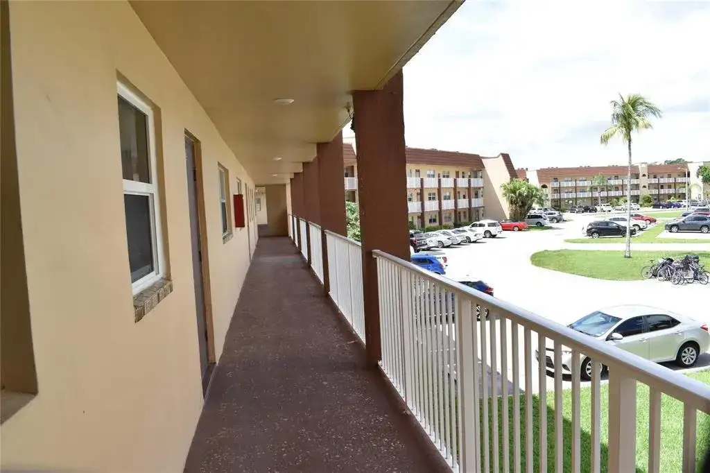 9001 Sunrise Lakes Boulevard # 201, Sunrise FL 33322 photo 2
