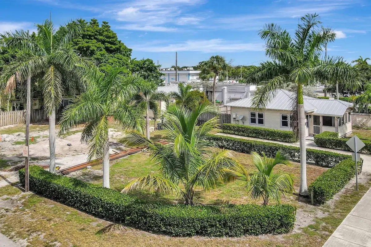 11 SW 11th Avenue, Fort Lauderdale FL 33312