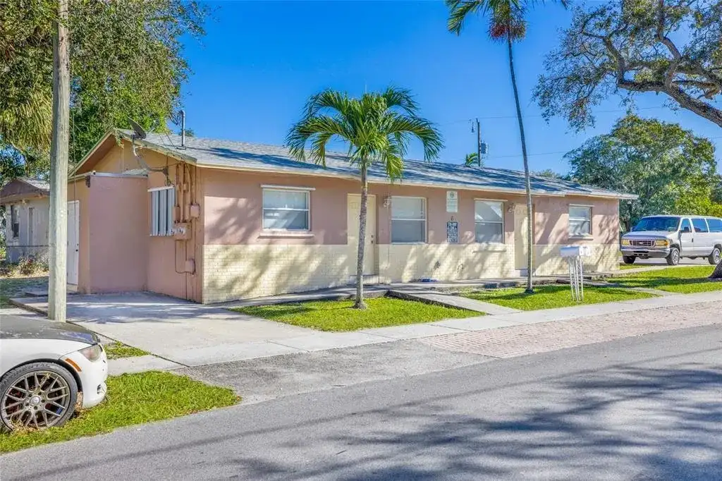 6 SW 7th Avenue, Dania Beach FL 33004 photo 2