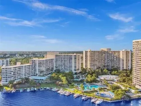 2500 Parkview Drive # 814, Hallandale Beach FL 33009