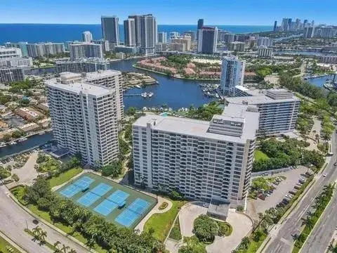 2500 Parkview Drive # 814, Hallandale Beach FL 33009