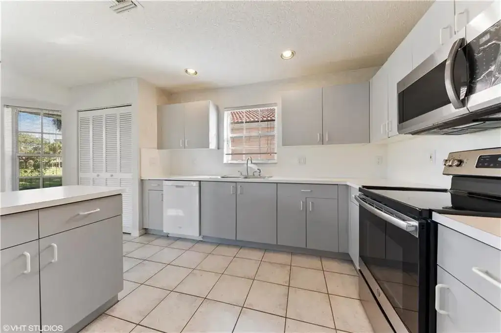 7697 NW 25th Street, Margate FL 33063 photo 3