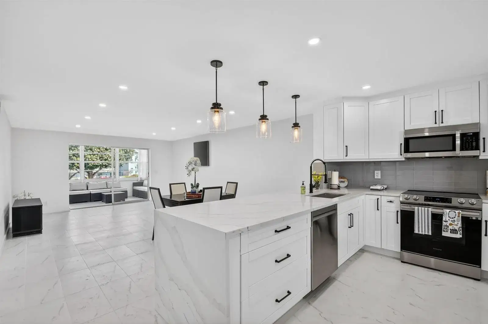 2300 NE 1st Lane # 201, Boynton Beach FL 33435