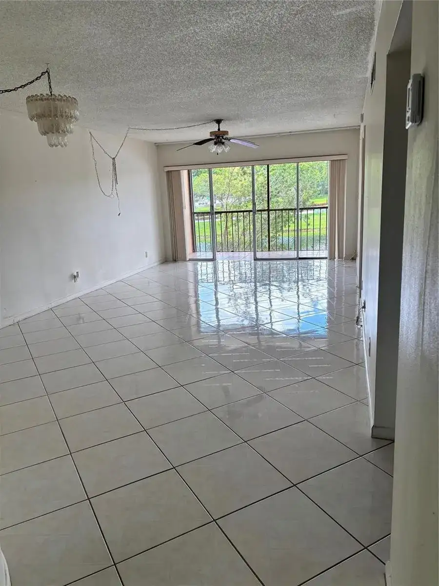 3905 N Nob Hill Road # 205, Sunrise FL 33351 photo 2