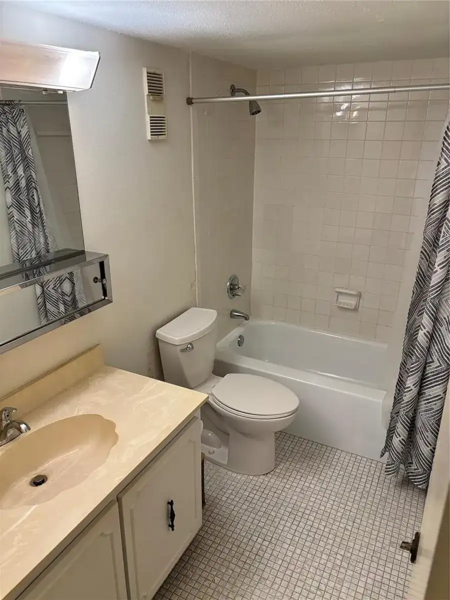 3905 N Nob Hill Road # 205, Sunrise FL 33351 photo 3