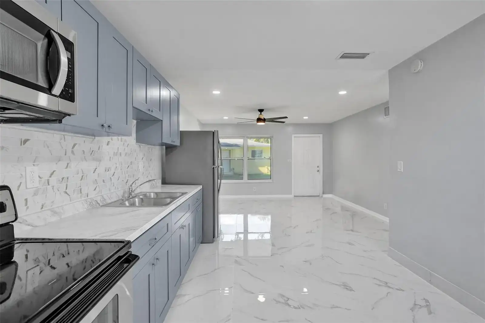 260 NE 41st Street, Oakland Park FL 33334