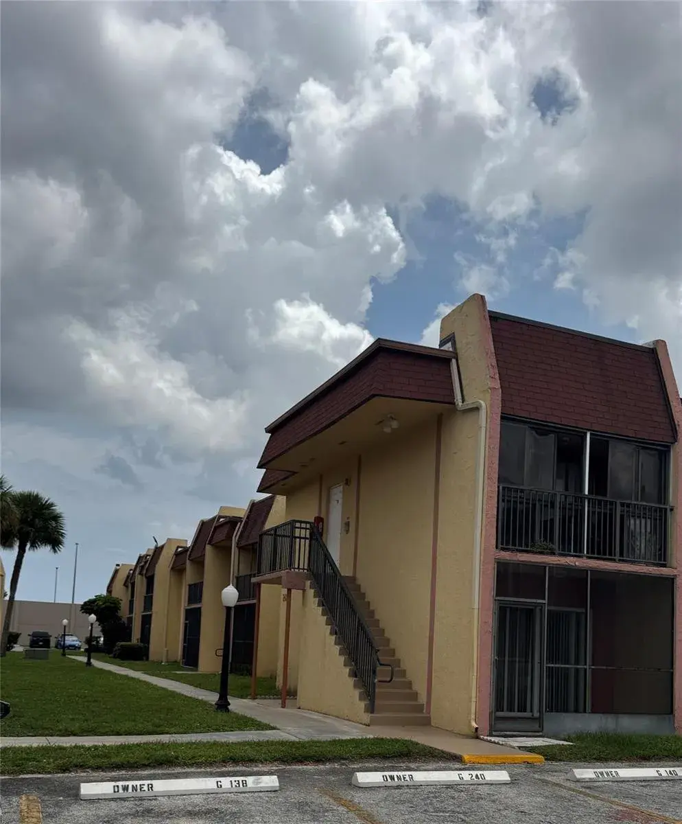 2850 NW 55th Avenue # 2D, Lauderhill FL 33313