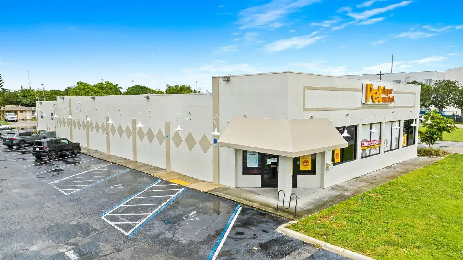 2111 N Federal Highway, Hollywood FL 33020