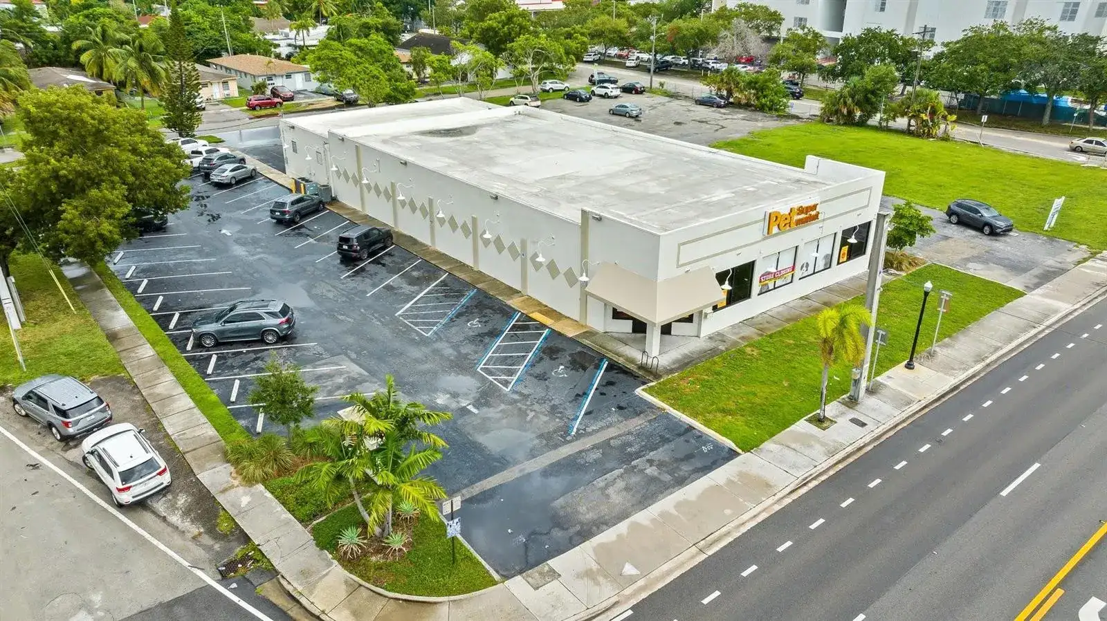2111 N Federal Highway, Hollywood FL 33020 photo 3