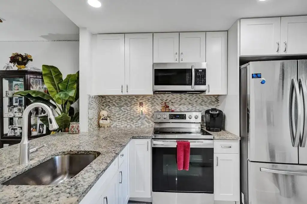 3060 Holiday Springs Boulevard # 106, Margate FL 33063 photo 4