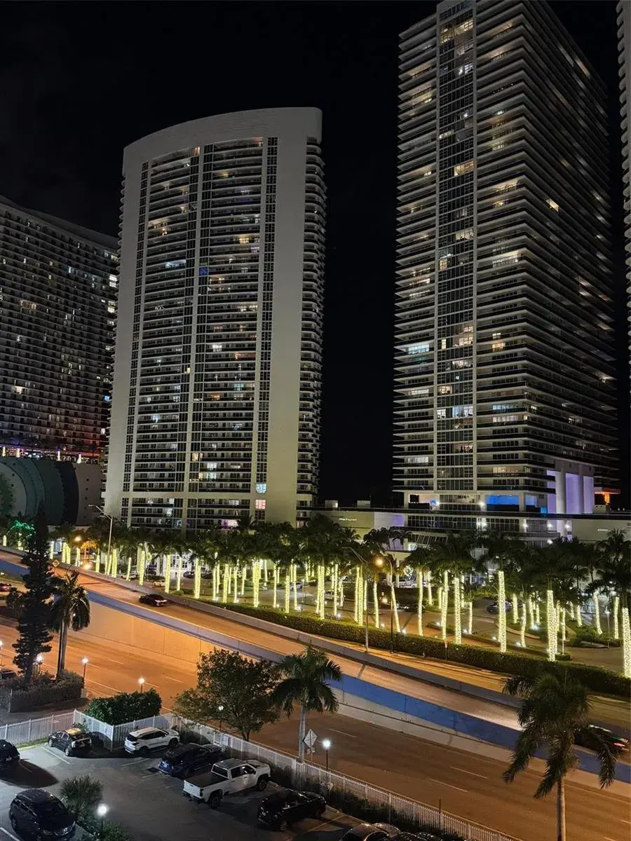 1849 S Ocean Drive # 711, Hallandale Beach FL 33009