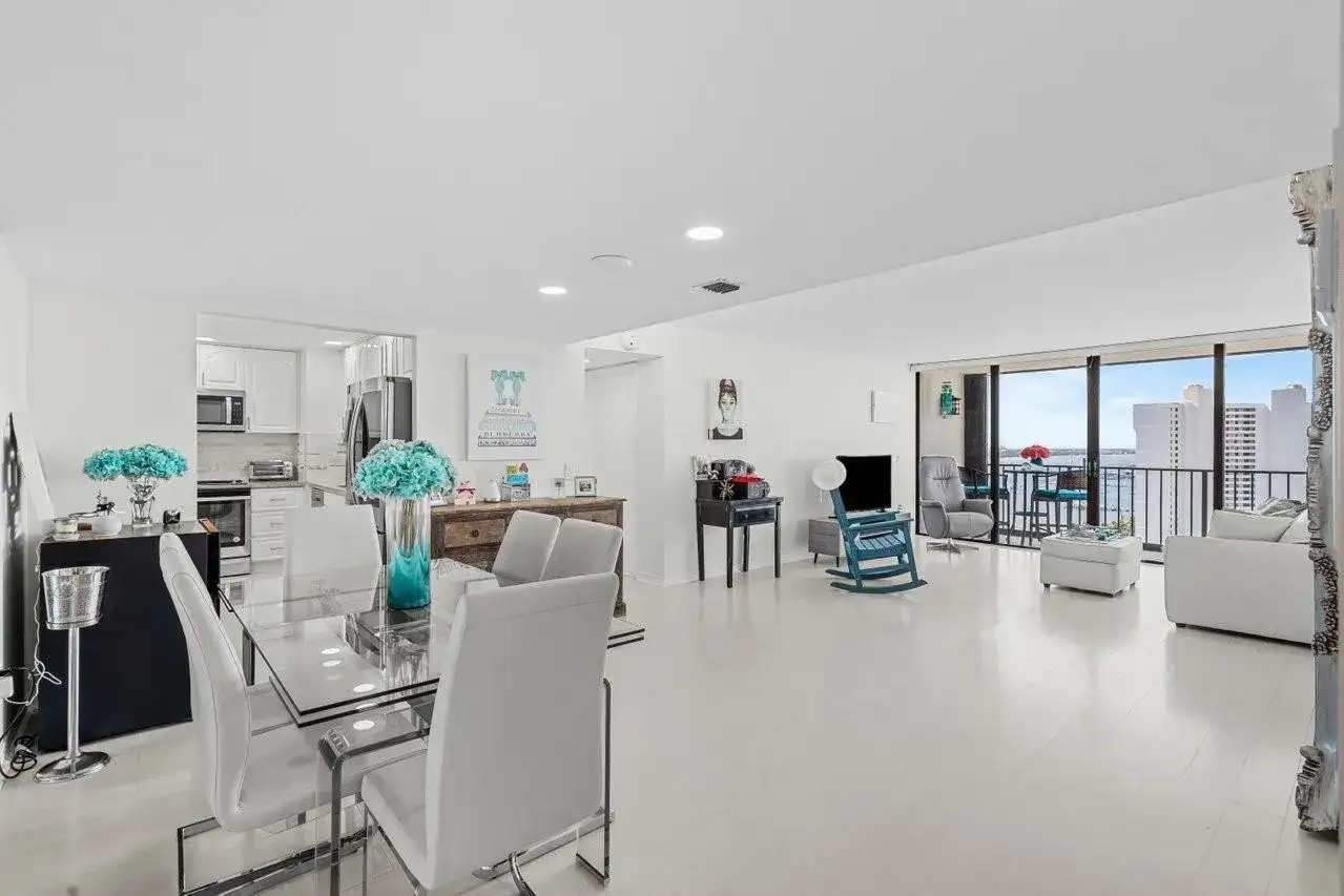 5600 N Flagler Drive # 2004, West Palm Beach FL 33407 photo 2