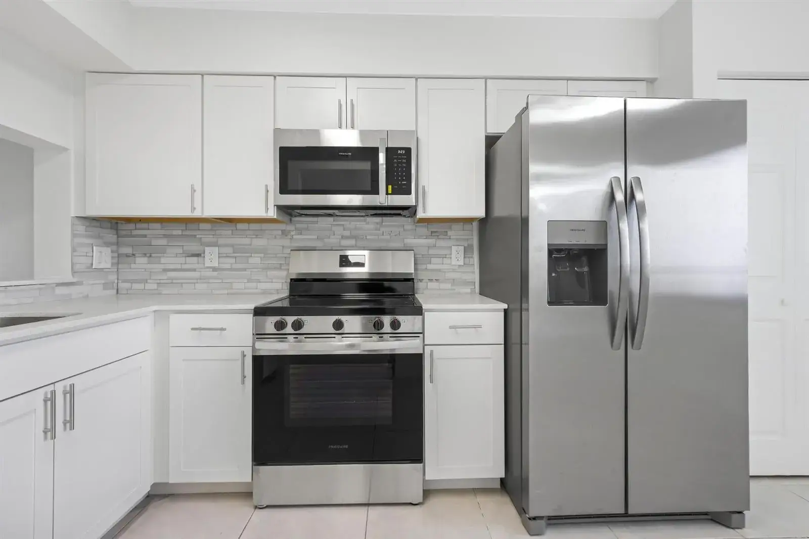 2200 S Cypress Bend Drive # 805, Pompano Beach FL 33069